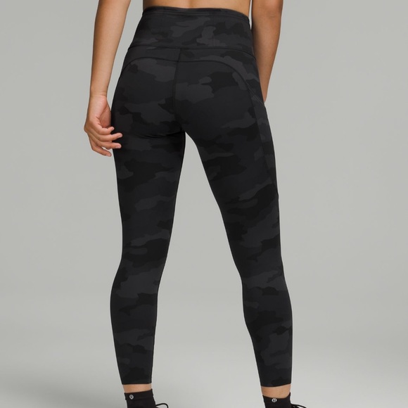 Fast and Free High Rise Tight 25” Size 16 - Picture 2 of 3